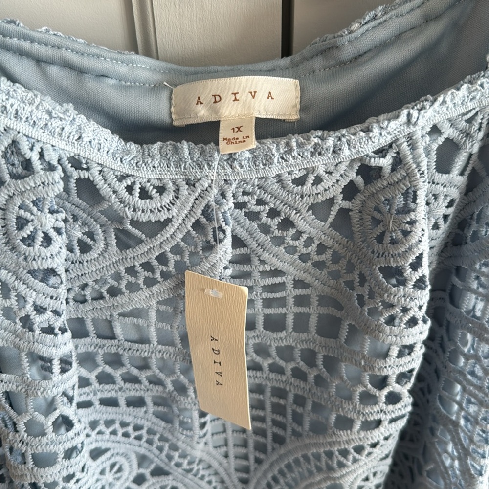 Plus Lace Top - Picture 4 of 5